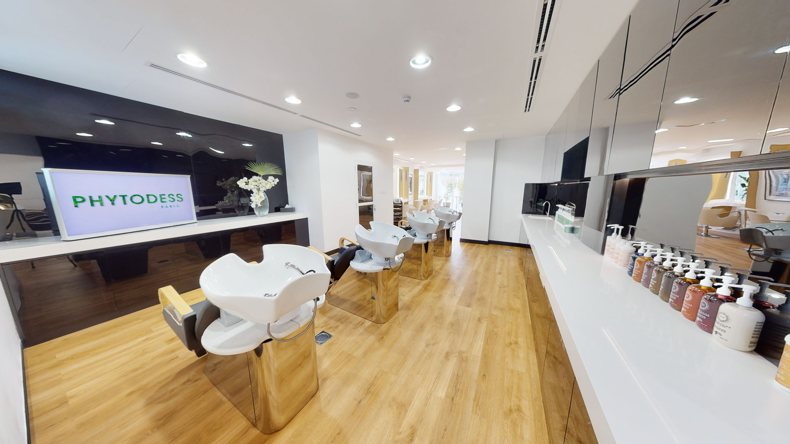 Virtual tour Dessange Hair Salon