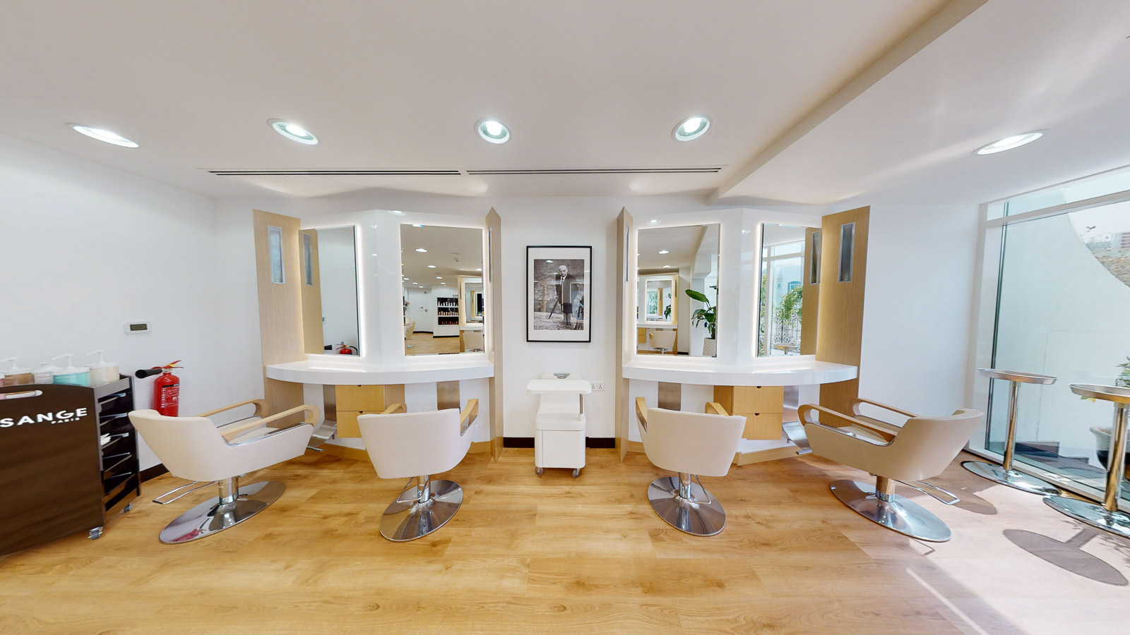 Virtual tour Dessange Hair Salon