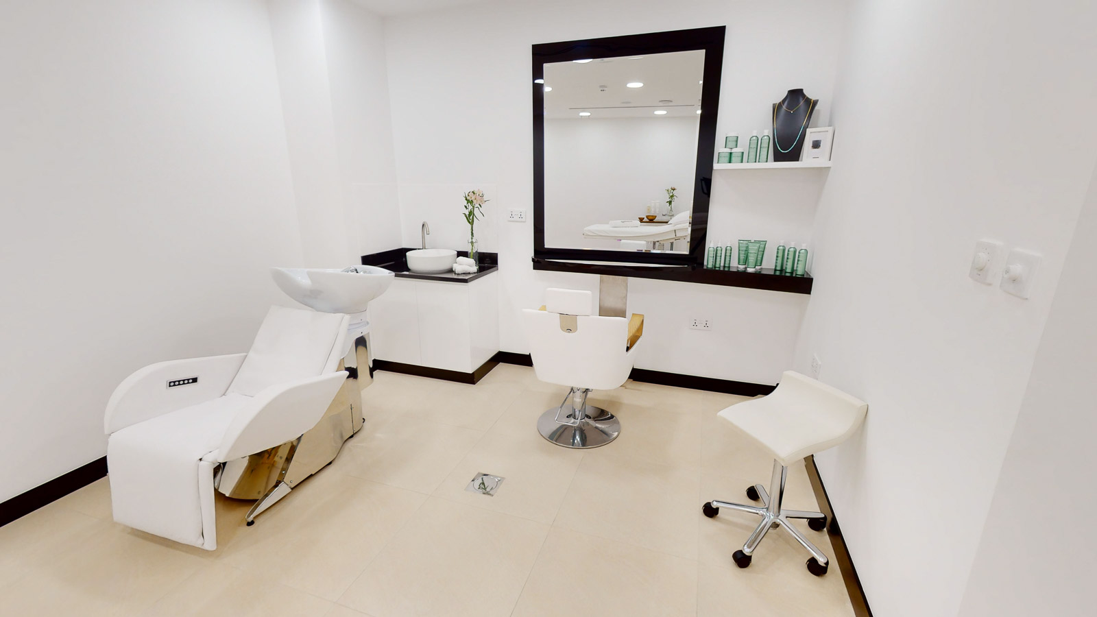 Virtual tour Dessange Hair Salon